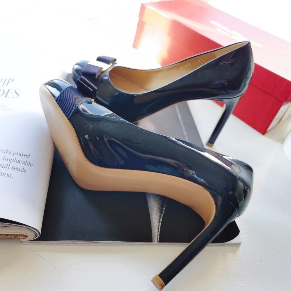 New Ferragamo Heeles size37.5